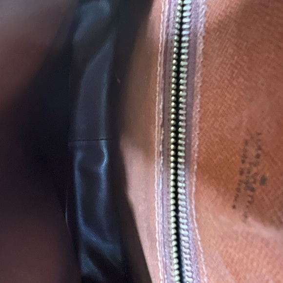 SOLD Louis Vuitton Vintage Saint Cloud Shoulder and Crossbody Style Purse - Picture 11 of 11